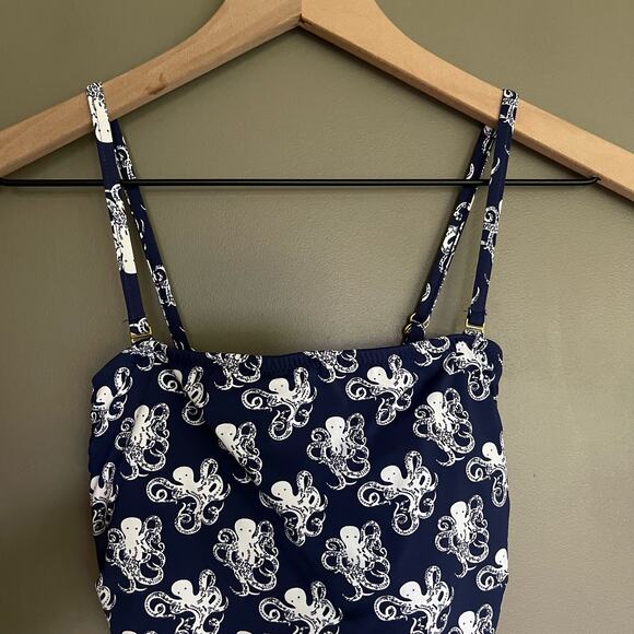 Lilly‎ Pulitzer Octopus Print One Piece Swimsuit Size XS Ruched Side Navy Blue - Picture 3 of 14